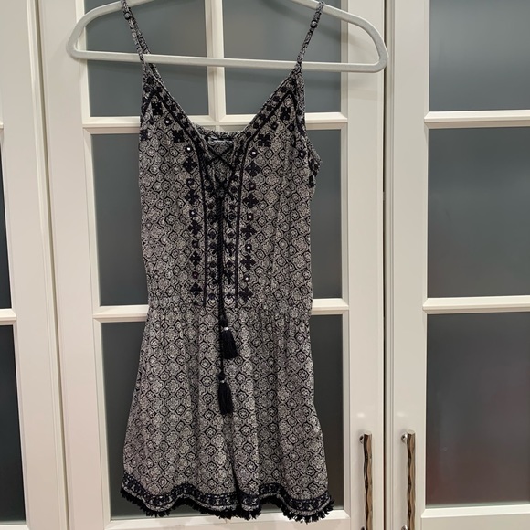 American Eagle Outfitters Other - American Eagle Outfitters Boho lace up romper- XS